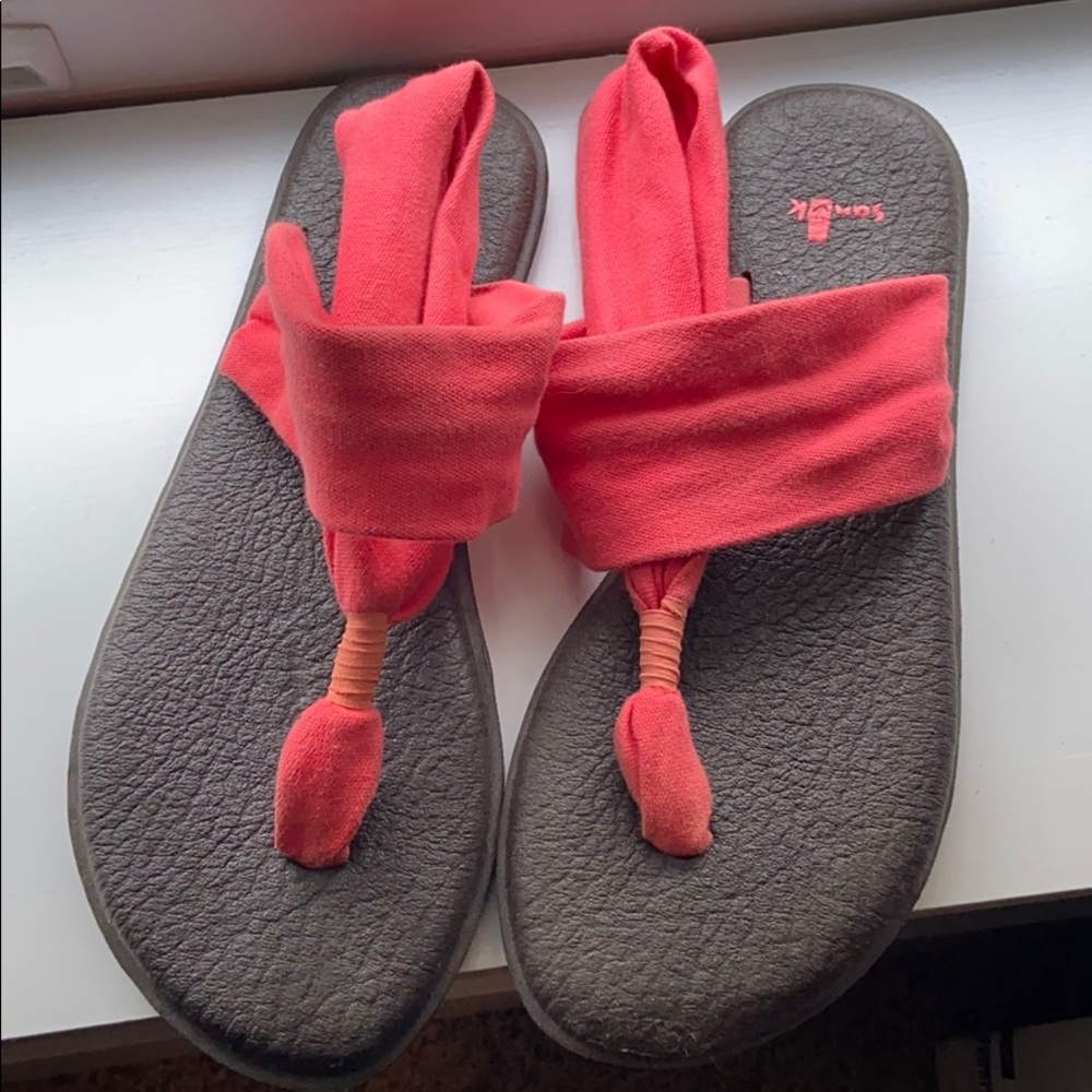EUC Sanuk Yoga Sling Sandals Coral Size 8